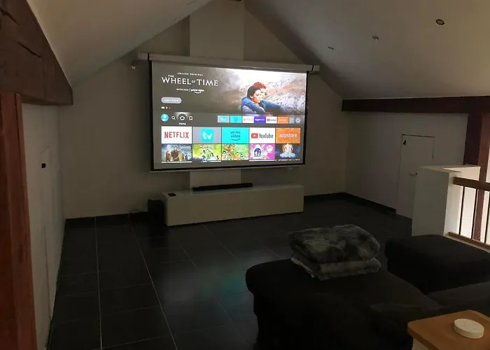 Appartamento Cozy 120m² With 3 Bedrooms And 1 Cinema Useldange