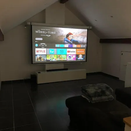 Lägenhet Cozy 120m² With 3 Bedrooms And 1 Cinema Useldange