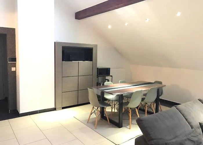 Appartamento Cozy 120m² With 3 Bedrooms And 1 Cinema Useldange